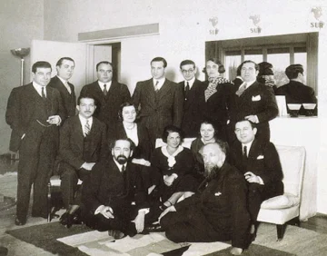  Pedro Henríquez Ureña junto a los intelectuales argentinos que escribían en la revista Sur.