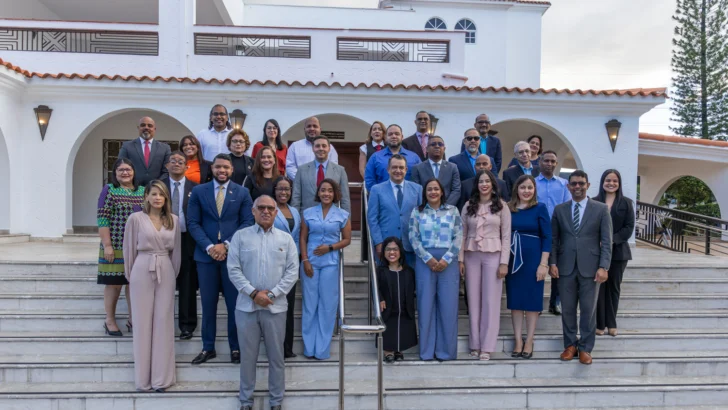 Unapec e IESPEC certifican 25 docentes en gestión electoral y el registro civil