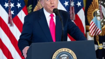 Trump critica a los demócratas en el caso Epstein y anuncia que quiere una investigación federal Trump critica a los demócratas en el caso Epstein y anuncia que quiere una investigación federal