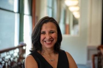 Sophie Maríñez lleva el legado de Luis ‘Terror’ Días a la Sorbona de París Sophie Maríñez lleva el legado de Luis ‘Terror’ Días a la Sorbona de París