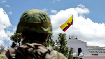 Ecuador: rechazan bases militares extranjeras y dan duro golpe electoral a Noboa Ecuador: rechazan bases militares extranjeras y dan duro golpe electoral a Noboa