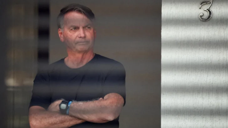 Bolsonaro encarcelado por quemar su tobillera electrónica