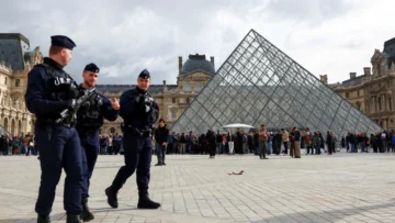 Fiscal francesa dice que el robo en el Louvre fue obra de delincuentes menores, no del crimen organizado Fiscal francesa dice que el robo en el Louvre fue obra de delincuentes menores, no del crimen organizado