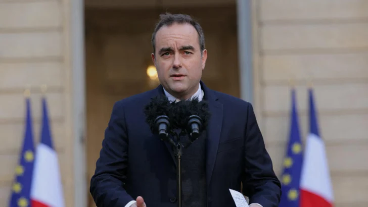 Francia: Lecornu presiona por la aprobación del presupuesto 2026, pese a las tensiones en el Parlamento