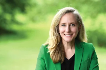 La demócrata Spanberger será la nueva gobernadora de Virginia, según proyecciones La demócrata Spanberger será la nueva gobernadora de Virginia, según proyecciones