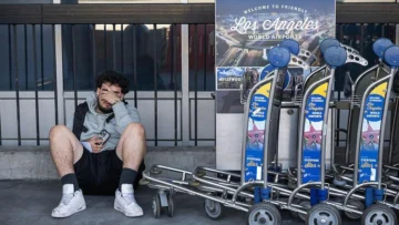 Miles de vuelos cancelados y con retraso en EE.UU. como consecuencia del prolongado cierre del gobierno Miles de vuelos cancelados y con retraso en EE.UU. como consecuencia del prolongado cierre del gobierno