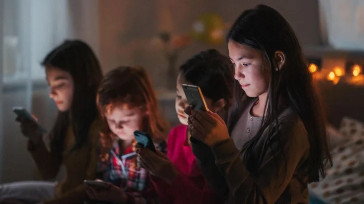 Cómo quiere Australia prohibir el acceso a las redes sociales a los menores de 16 años