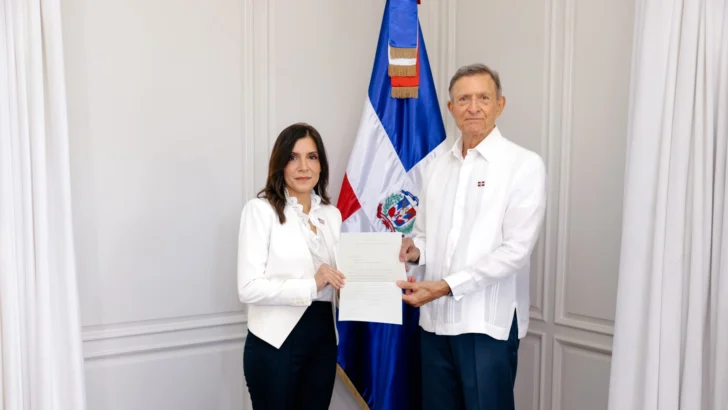 Nueva embajadora de EE.UU en RD presenta copias de estilo ante el canciller Nueva embajadora de EE.UU en RD presenta copias de estilo ante el canciller