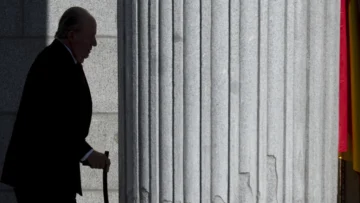 En sus memorias el rey Juan Carlos I no elude evocar escándalos financieros y sentimentales En sus memorias el rey Juan Carlos I no elude evocar escándalos financieros y sentimentales