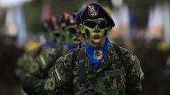 Qué se sabe de los 15 menores muertos en bombardeos del ejército de Colombia y por qué supone un giro radical en el combate contra los grupos armados