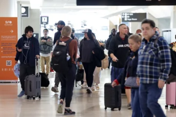 La reducción del tráfico aéreo por el cierre del Gobierno en EE.UU. podría llegar al 20 % La reducción del tráfico aéreo por el cierre del Gobierno en EE.UU. podría llegar al 20 %