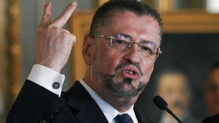 Congreso de Costa Rica avanza hacia posible destitución de Rodrigo Chaves por presunta injerencia electoral