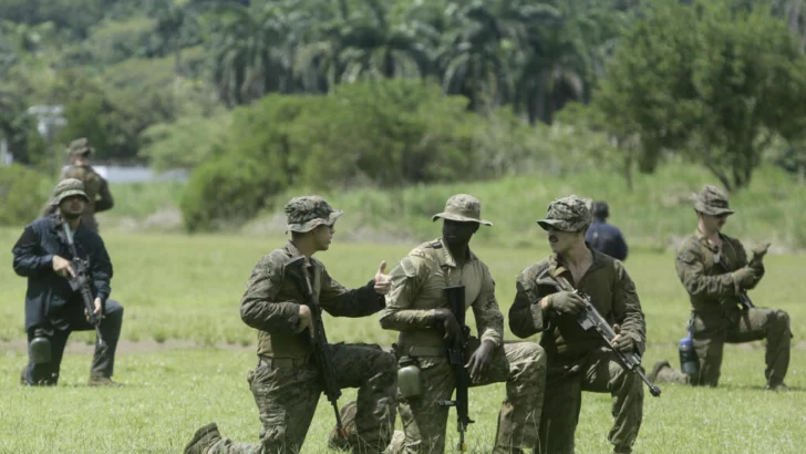 Bases y ejercicios militares: ¿qué fichas mueve Trump en Latinoamérica en plena tensión con Venezuela?