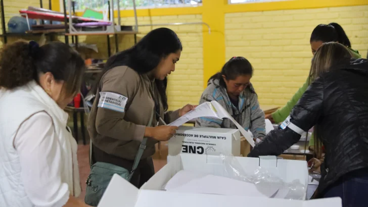 Comienzan comicios en Honduras que definirán si continúa la izquierda o regresa la derecha Comienzan comicios en Honduras que definirán si continúa la izquierda o regresa la derecha