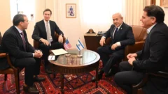 Israel mata a dos gazatíes pese a la tregua, mientras EE. UU. presiona por segunda fase del acuerdo