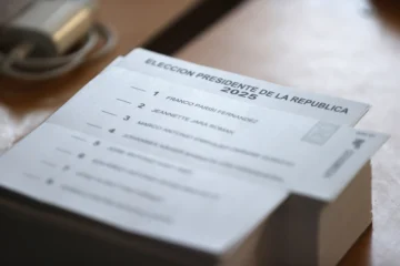 Abren los centros de votación en Chile para los comicios presidenciales y parlamentarios Abren los centros de votación en Chile para los comicios presidenciales y parlamentarios