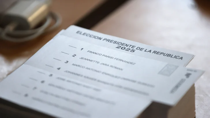 Abren los centros de votación en Chile para los comicios presidenciales y parlamentarios Abren los centros de votación en Chile para los comicios presidenciales y parlamentarios