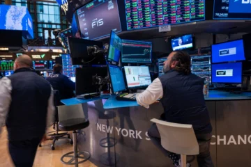 Wall Street cierra a la baja entre preocupaciones por altos niveles de valorización Wall Street cierra a la baja entre preocupaciones por altos niveles de valorización