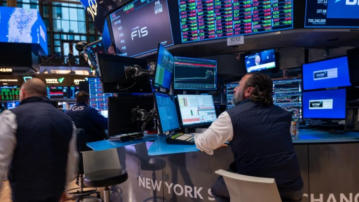 Wall Street cierra a la baja entre preocupaciones por altos niveles de valorización
