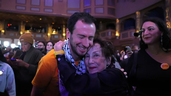 El progresista Mamdani gana las elecciones a la Alcaldía de Nueva York El progresista Mamdani gana las elecciones a la Alcaldía de Nueva York