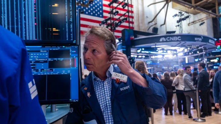 Wall Street cierra al alza en espera de solución al bloqueo presupuestal en EEUU