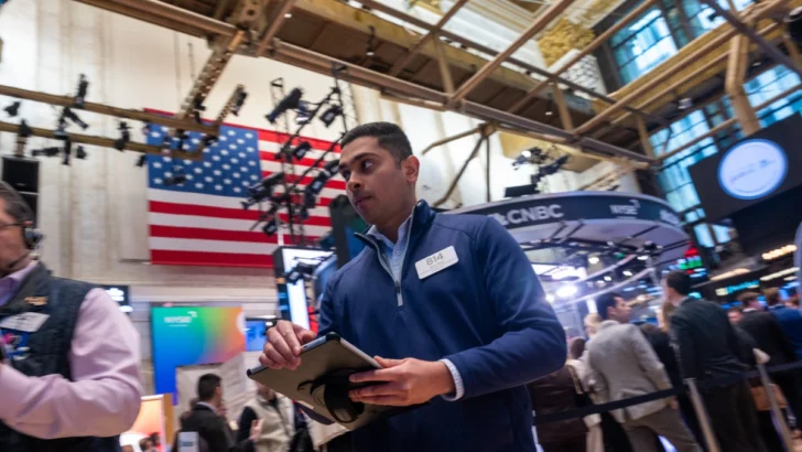 Wall Street cierra con resultados dispares por caída en el índice Nasdaq