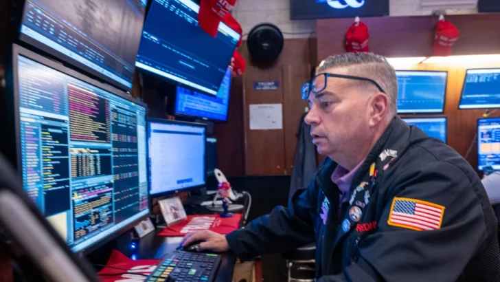 Wall Street cierra mixto y expectante ante el eventual fin del 