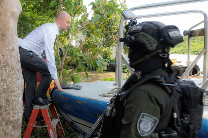 Francia censura ataques letales de EEUU a 'narcolanchas', pero decidida a combatir narcotráfico