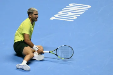 Alcaraz debuta en el Masters de Turín con convincente triunfo Alcaraz debuta en el Masters de Turín con convincente triunfo