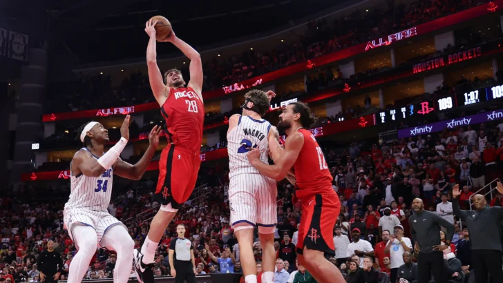 Los Rockets remontan a Orlando, los Spurs ganan sin 'Wemby' y 47 puntos de Markkanen