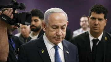 Netanyahu solicita al presidente israelí un indulto en su juicio por corrupción Netanyahu solicita al presidente israelí un indulto en su juicio por corrupción