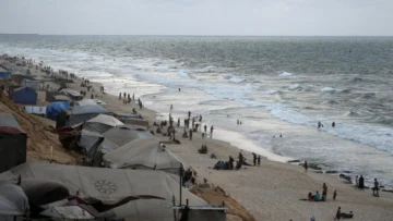 La aprobación del plan de paz de Trump deja a los gazatíes divididos entre esperanza y desconfianza