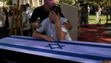 Israel dice que los tres cuerpos entregados el viernes no corresponden a rehenes Israel dice que los tres cuerpos entregados el viernes no corresponden a rehenes