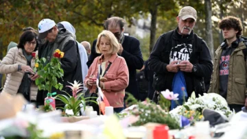 En directo: Francia conmemora diez años de los atentados del 13 de noviembre en París En directo: Francia conmemora diez años de los atentados del 13 de noviembre en París