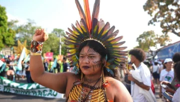 Pueblos indígenas encabezan multitudinaria marcha por el clima en la COP30 Pueblos indígenas encabezan multitudinaria marcha por el clima en la COP30