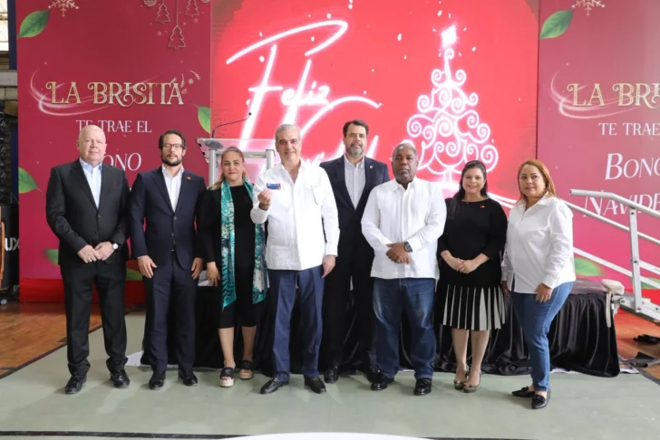 Abinader lanza el Bono Navideño 2025 para 2.6 millones de dominicanos