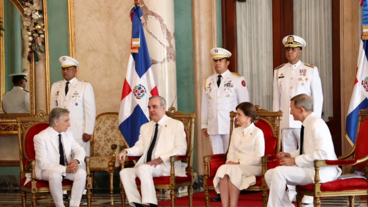 Abinader recibe siete nuevos embajadores y fortalece relaciones internacionales Abinader recibe siete nuevos embajadores y fortalece relaciones internacionales