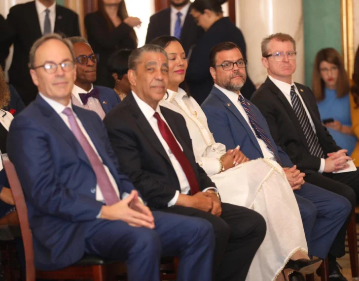 Abinader y Hochul anuncian acuerdo para fortalecer lazos económicos y culturales 