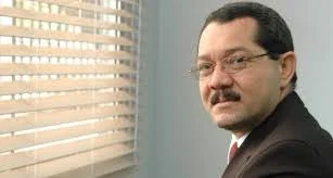 El escritor Enegildo Peña pondrá a circular este jueves sus dos obras más recientes