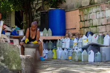 Agua potable y saneamiento, un servicio intermitente que RD no ha superado Agua potable y saneamiento, un servicio intermitente que RD no ha superado