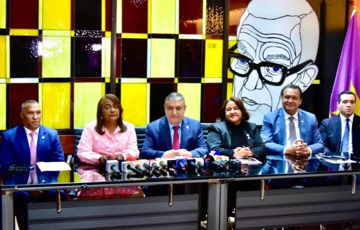 Bloque diputados del PLD exige publicación inmediata de todos los expedientes de funcionarios señalados por narcotráfico