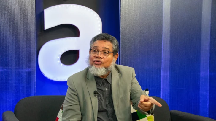 Andújar critica apego de sociología al marxismo y cree injusta condena a Israel sin condenar a Hamás