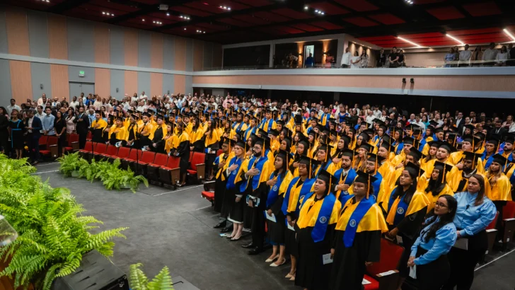 UNIBE celebra su LX Graduación Ordinaria con 466 nuevos profesionales