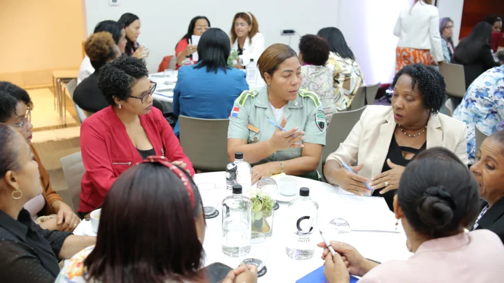 Defensor del Pueblo promueve buenas prácticas en materia de género Defensor del Pueblo promueve buenas prácticas en materia de género