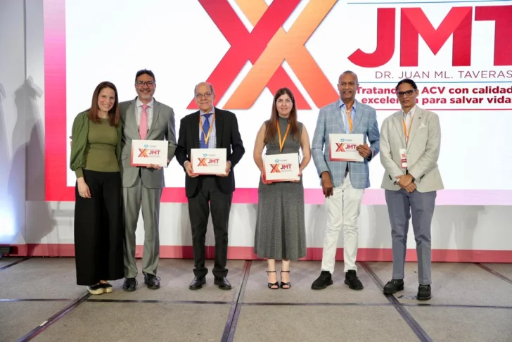 Dr.-Julia-Rodriaguez-Dr.-Nelson-Novarro-Dr.-Jimmy-Barranco-Dra.-Gaelle-De-Campos-Sr.-Feliz-Vinicio-y-Dr.-Francisco-Taveras-728x486 Dr.-Julia-Rodriaguez-Dr.-Nelson-Novarro-Dr.-Jimmy-Barranco-Dra.-Gaelle-De-Campos-Sr.-Feliz-Vinicio-y-Dr.-Francisco-Taveras-728x486