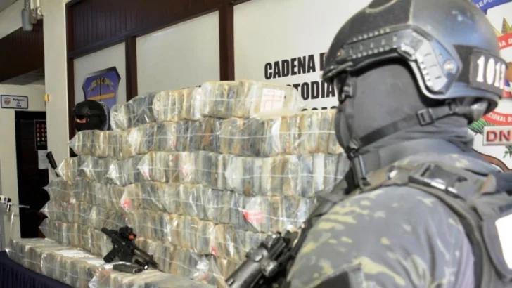 Espejito, espejito… ¿qué me dices del narcotráfico y la institucionalidad? Espejito, espejito… ¿qué me dices del narcotráfico y la institucionalidad?