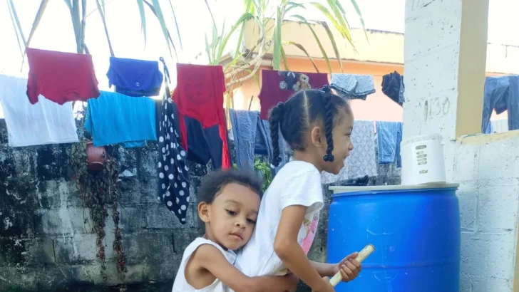 El palo de escoba, de la metáfora del caballito y otros objetos El palo de escoba, de la metáfora del caballito y otros objetos