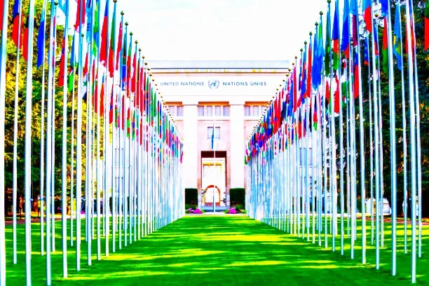 La UNESCO, folklore, neocolonialismo e identidad