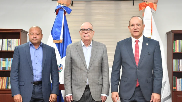 Archivo General de la Nación y Archivo Histórico de Santiago acuerdan fortalecer la preservación documental