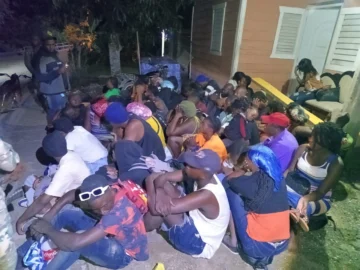 El ejército detiene a 81 personas indocumentadas y confiscó 13 pasaportes en la zona fronteriza El ejército detiene a 81 personas indocumentadas y confiscó 13 pasaportes en la zona fronteriza